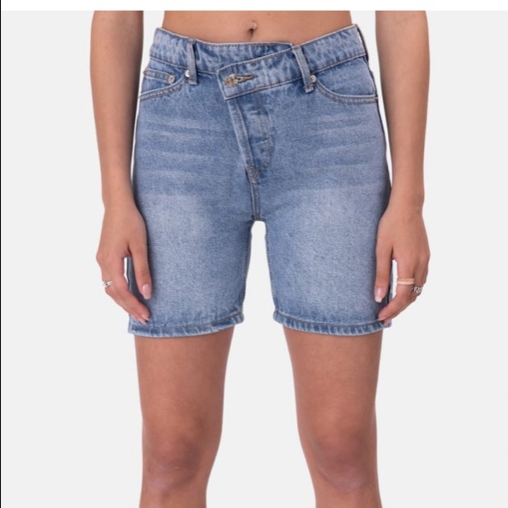Adika shorts